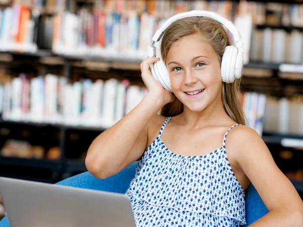 Browsing with music — Stock Photo, Image