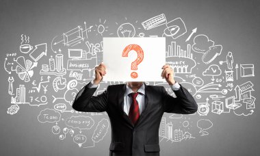 Adam gösteren kağıt levha