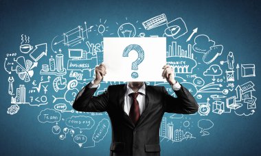 Adam gösteren kağıt levha