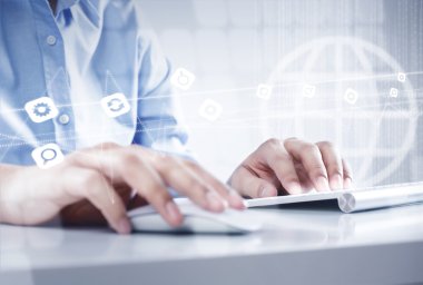 pc üzerinde çalışıyor