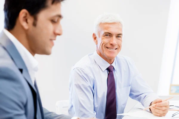 La discusión es el camino a la solución —  Fotos de Stock