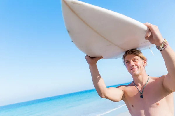 Pronti a colpire le onde — Foto Stock