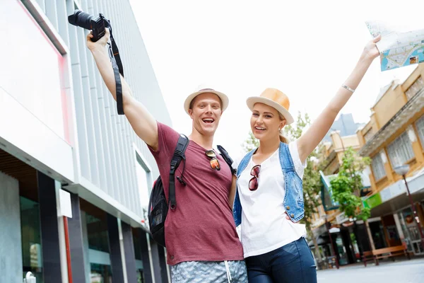 Young couple posing for a photo — Stock Photo, Image