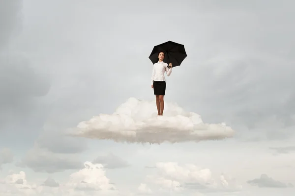 Frau mit Regenschirm — Stockfoto