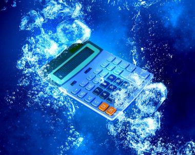 Su altında hesap makinesi