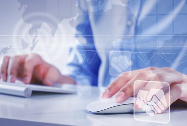 pc üzerinde çalışıyor