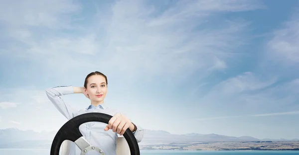 Mulher com volante — Fotografia de Stock