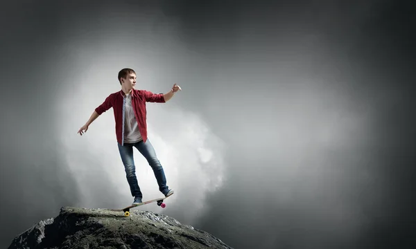 Guy on skateboard — Stock Photo, Image