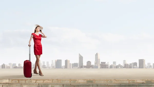 Vrouw in het rood — Stockfoto