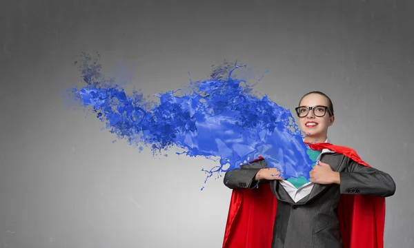 Ser súper mujer toma fuerza — Foto de Stock