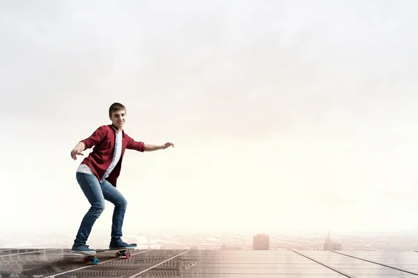Guy on skateboard — Stock Photo, Image