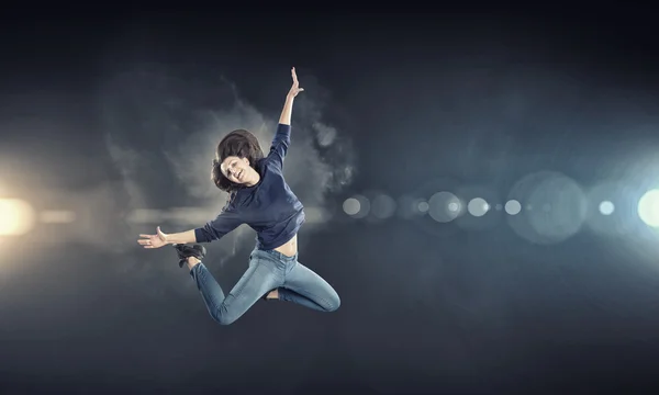 Танцівниця в стрибках — стокове фото