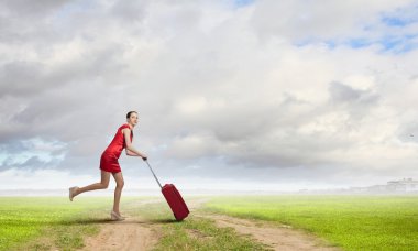 Kırmızılı kadın