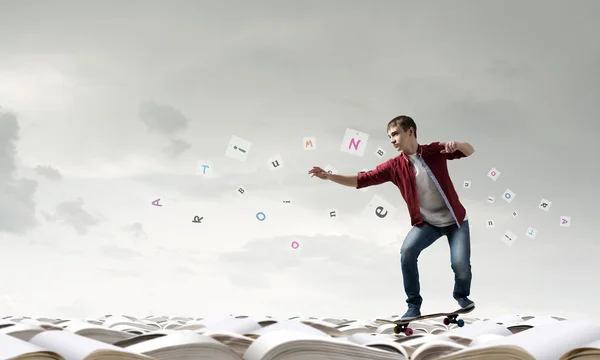 Guy on skateboard — Stock Photo, Image