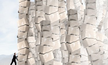 Karton Kutularda adamla