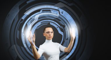 Kız ve geleceğin teknolojileri