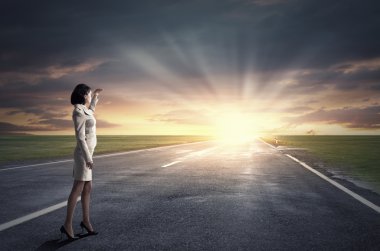 Yeni gün için bekliyor