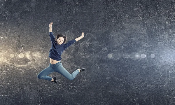 Danser meisje in stap-springen — Stockfoto
