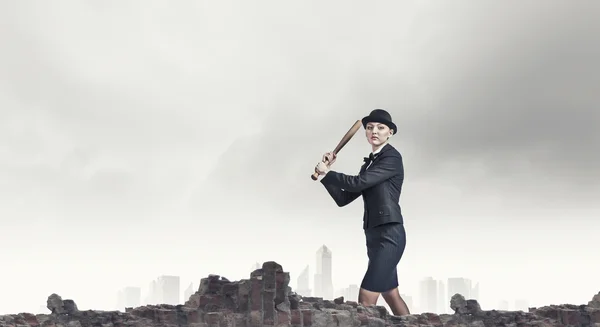 Woman with baseball bat — Stock Photo, Image