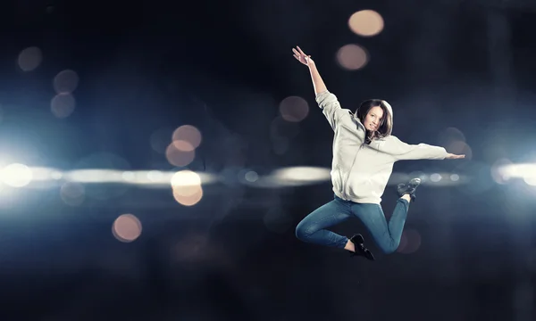 Dançarina menina no salto — Fotografia de Stock
