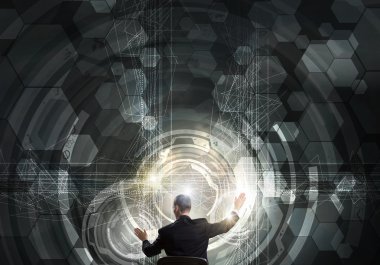 Modern teknolojileri kullanan insanlar.