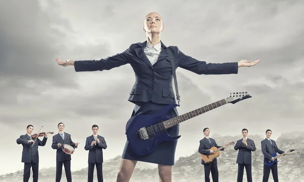 Una banda de hombres — Foto de Stock