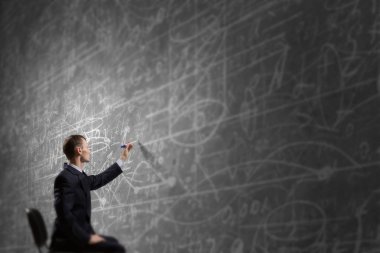 Adamı kara tahta Çiz