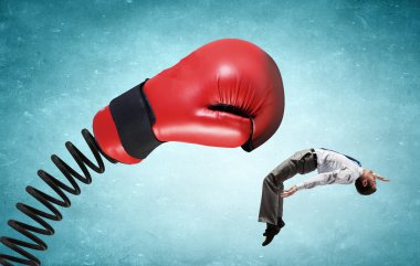 Eldiven tarafından saldırıya işadamı