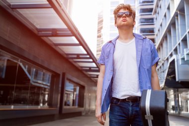 Gitar City ile genç müzisyen