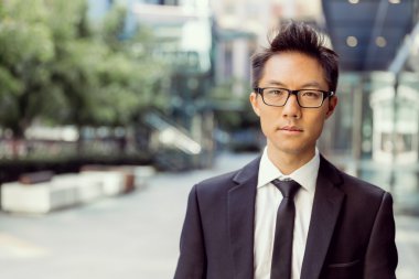 Benim iş konusunda ciddi