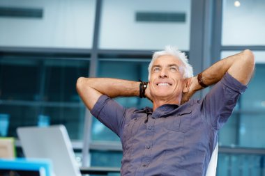 ofis yakışıklı işadamı