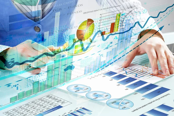 Financial analysis and forecast — Stock Photo, Image