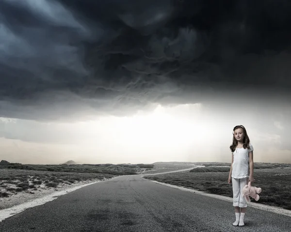 Little girl with bear — Stock Photo, Image