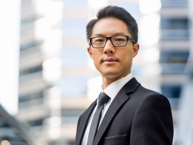 Benim iş konusunda ciddi