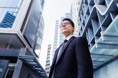 Benim iş konusunda ciddi