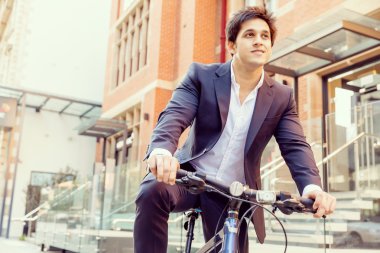 Bisiklet ile başarılı iş adamı