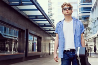 Gitar City ile genç müzisyen