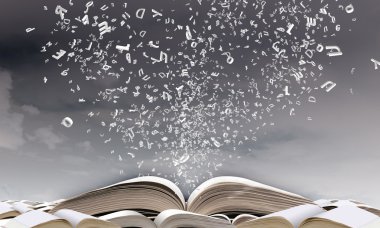 Açık kitap ve karakterler