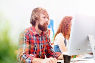 ofis yakışıklı işadamı