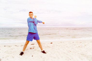 Adam sahilde dışında eğitim