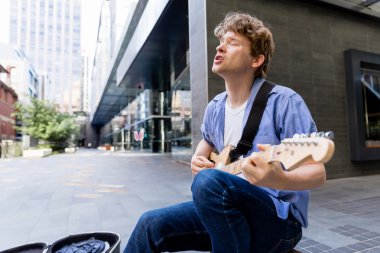 Gitar City ile genç müzisyen