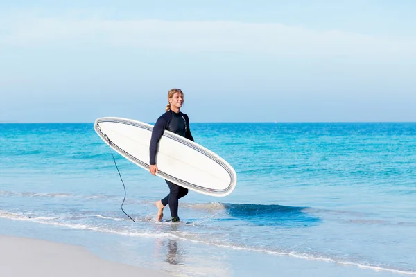 Pronti a colpire le onde — Foto Stock