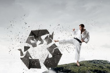 Beyaz kimino erkekte karate