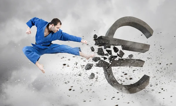 Karate man in blauwe kimino — Stockfoto