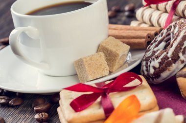 karışık kurabiye ve kahve