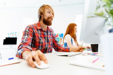 ofis yakışıklı işadamı