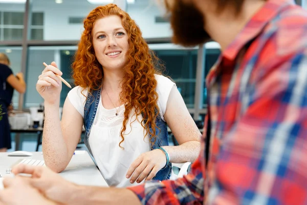 Co-workers working together — Stock Photo, Image