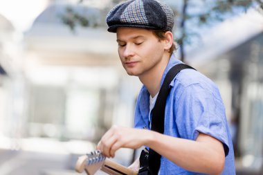 Gitar City ile genç müzisyen