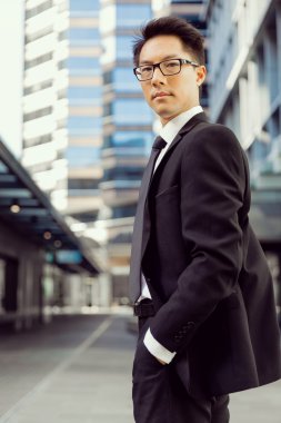 Benim iş konusunda ciddi