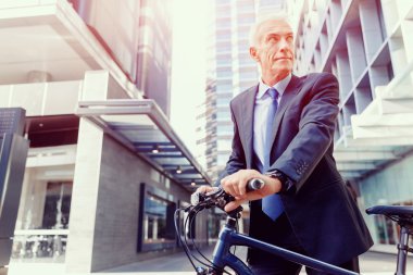 Bisiklet ile başarılı iş adamı